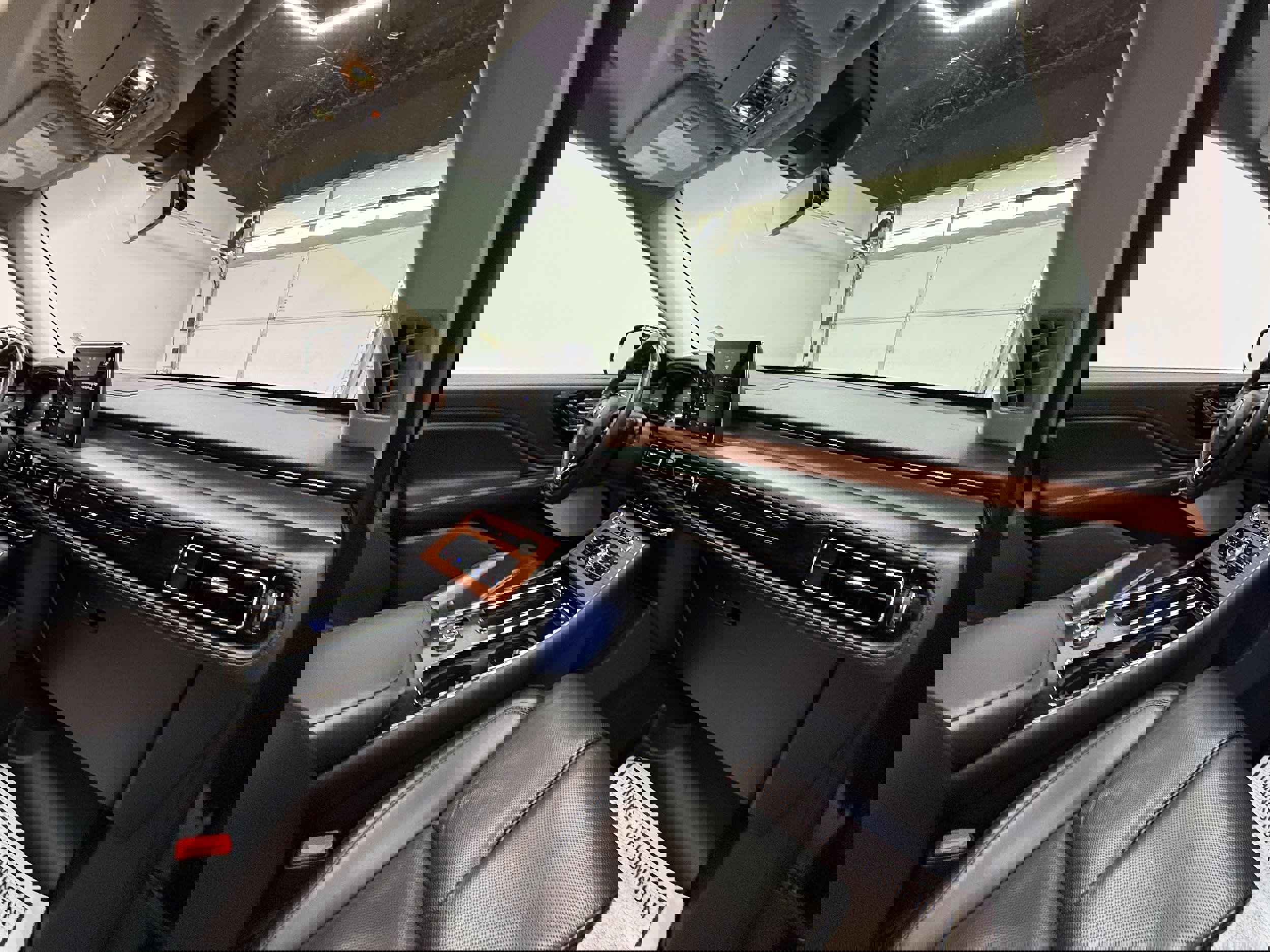 Used 2020 Lincoln Aviator Reserve w/ Equipment Group 201A image 22