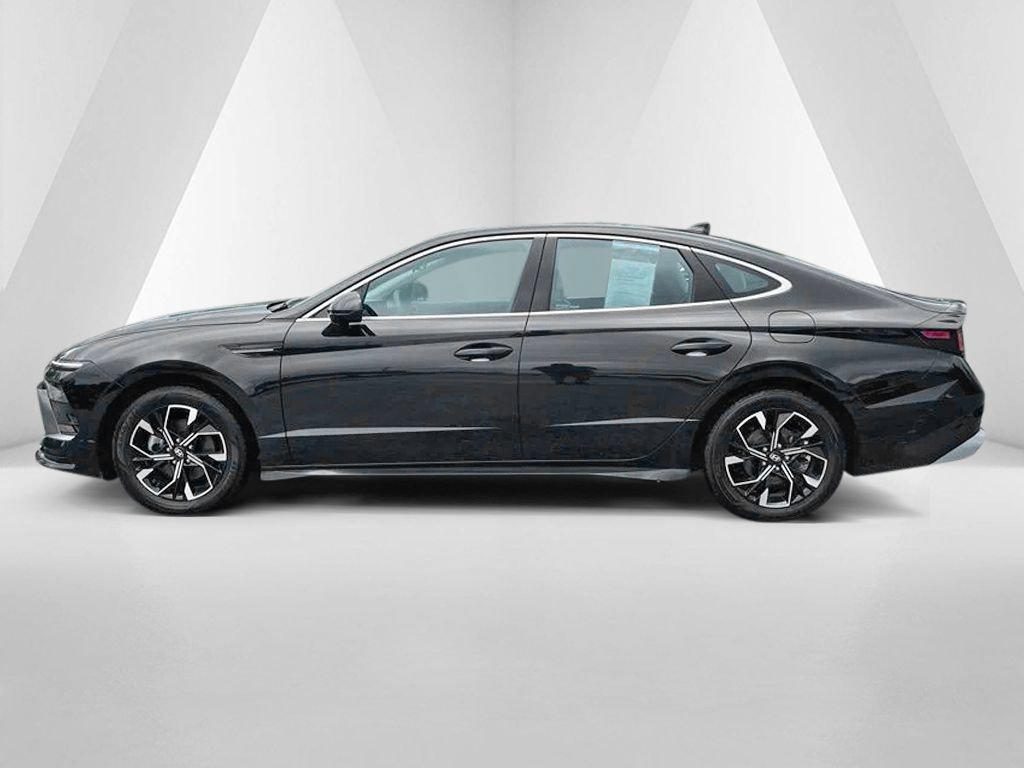 Used 2025 Hyundai Sonata SEL FWD image 4