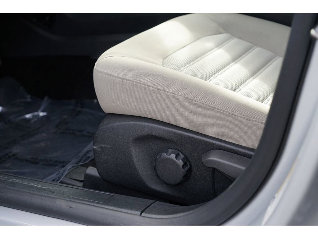 Used 2018 Ford Fusion S image 15