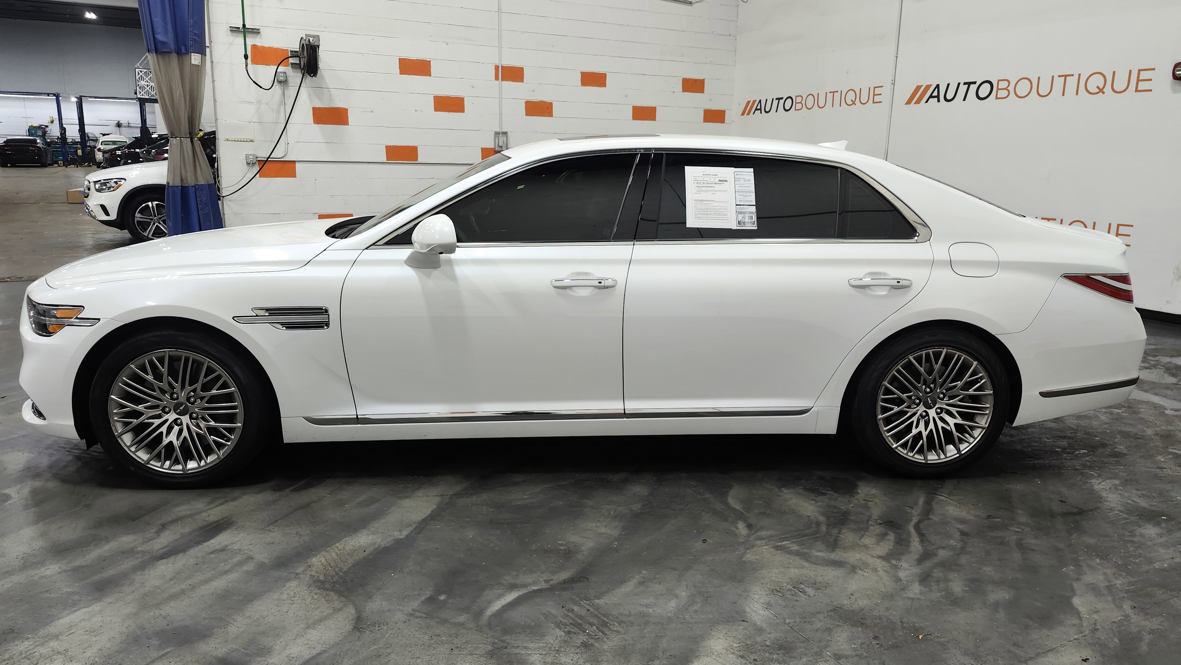 Used 2021 Genesis G90 3.3T Premium image 17