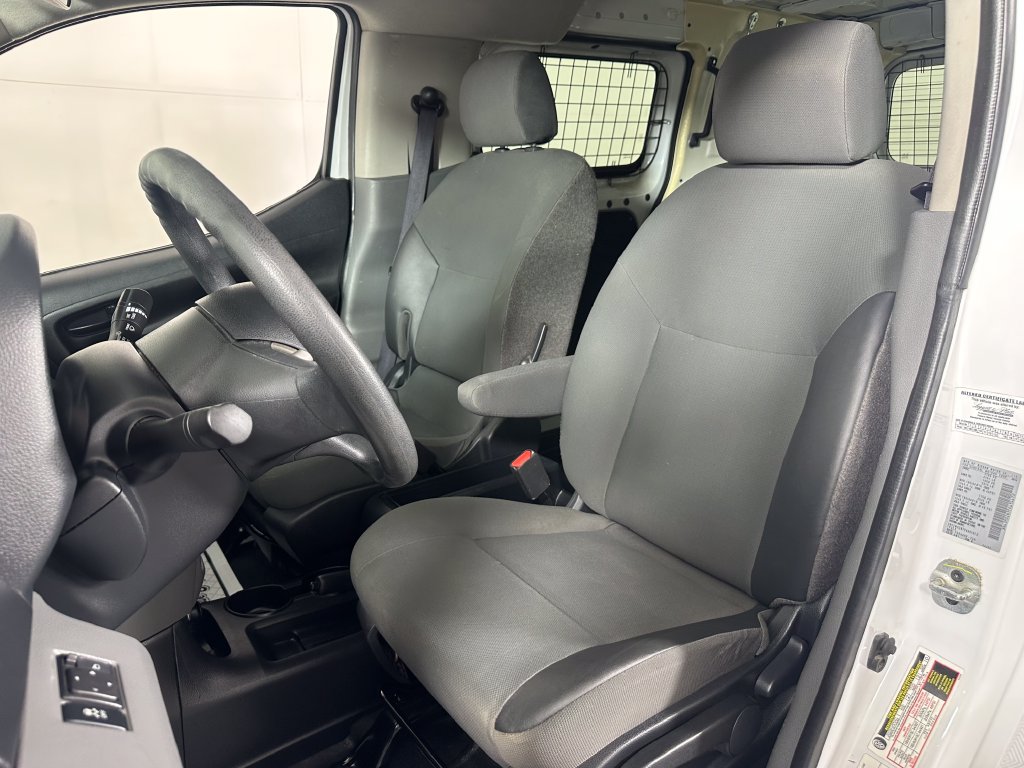 Used 2015 Chevrolet City Express LT w/ Technology Package FWD image 16