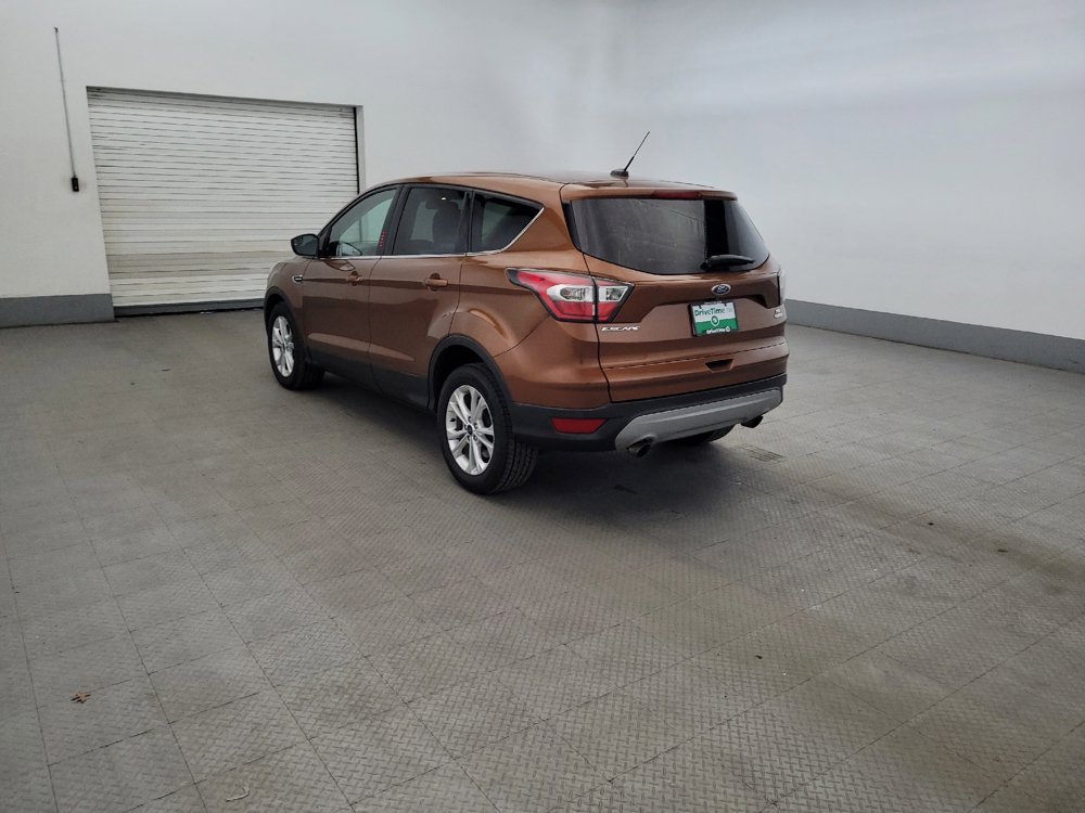 Used 2017 Ford Escape SE w/ SE Cold Weather Package FWD image 5