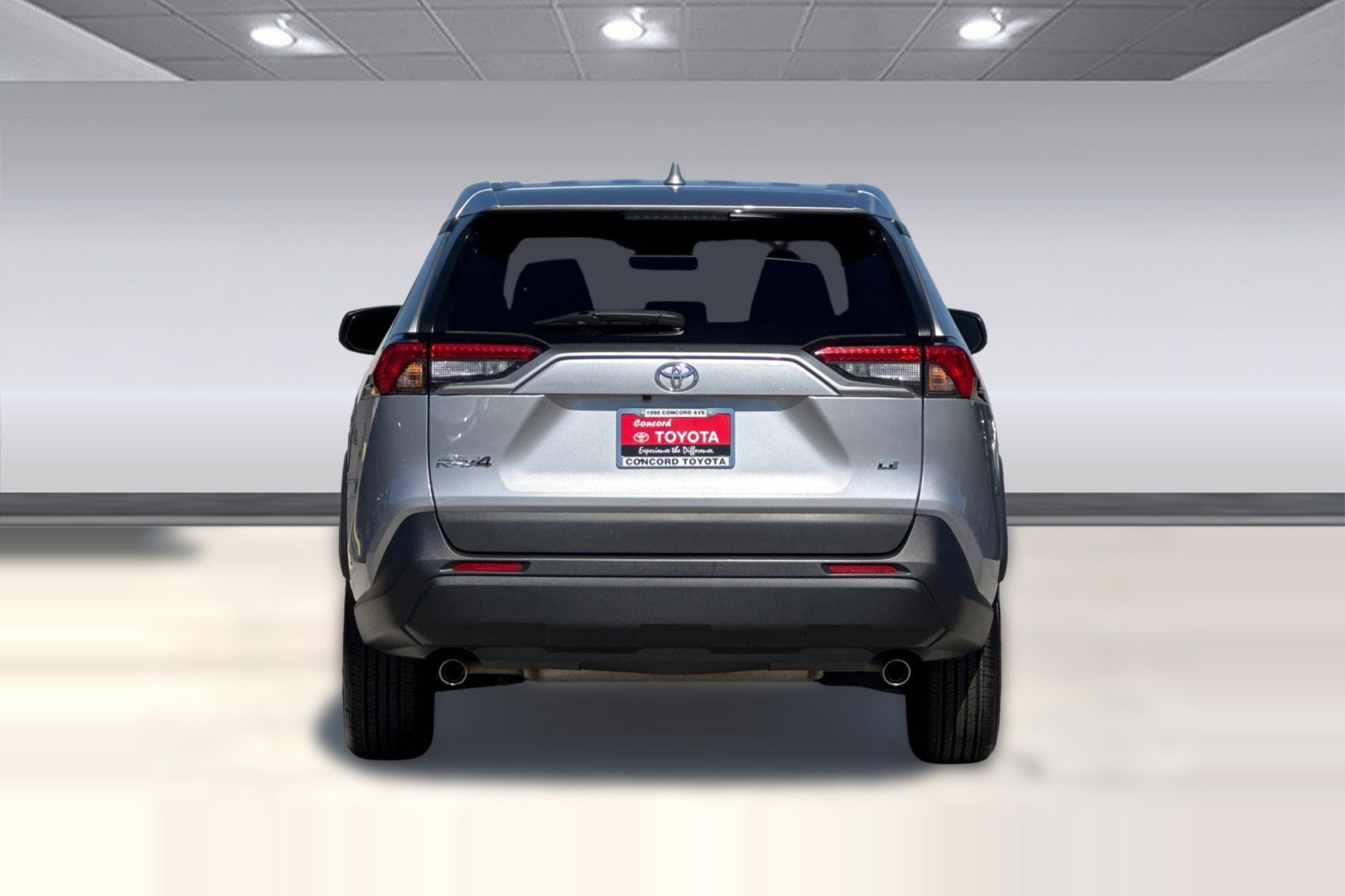 Used 2023 Toyota RAV4 LE FWD image 10