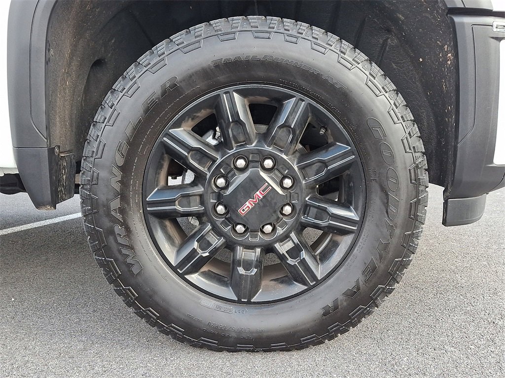 Used 2025 GMC Sierra 2500 AT4 w/ AT4 Preferred Package image 8