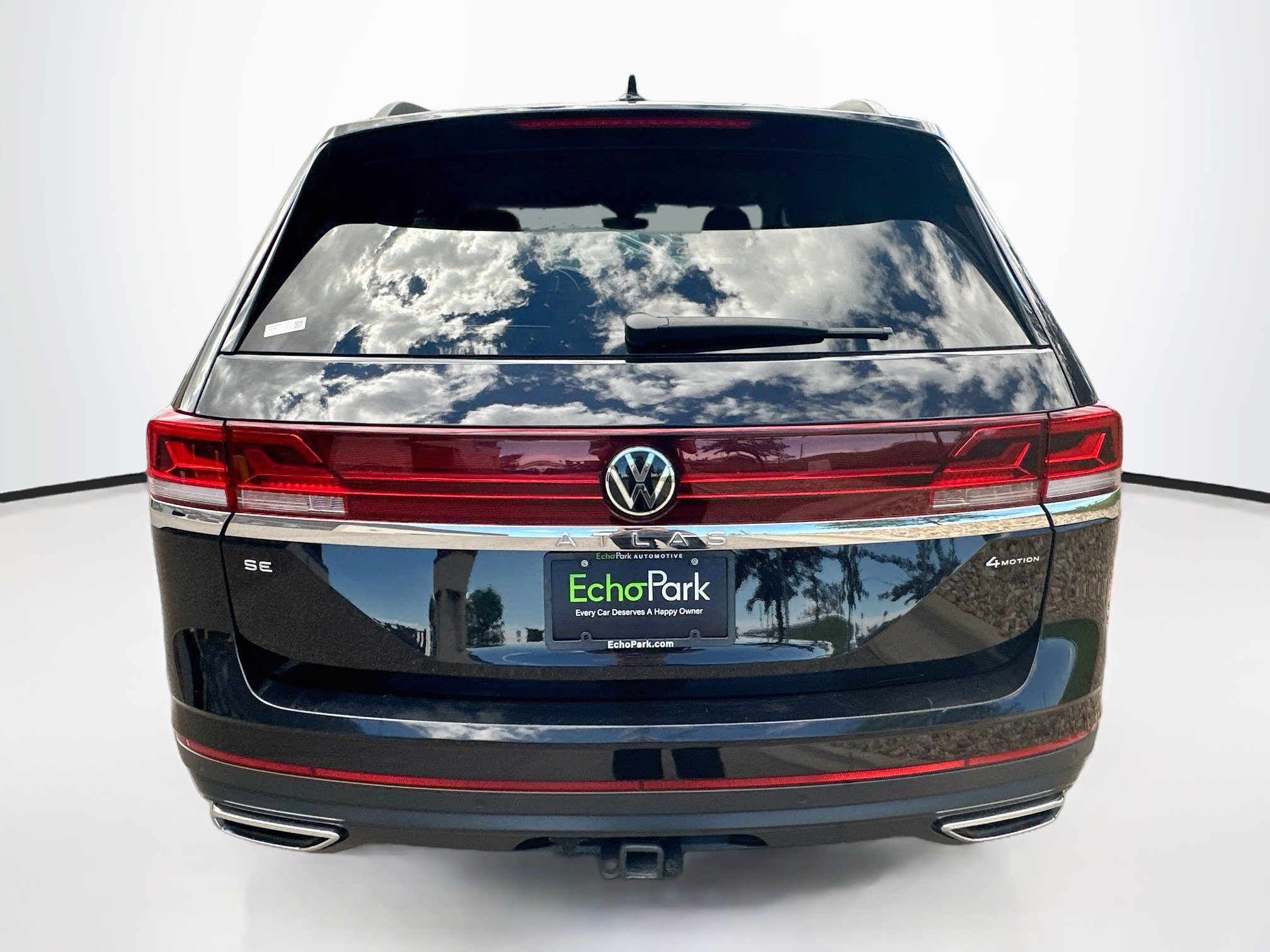 Used 2024 Volkswagen Atlas SE AWD/4WD image 7