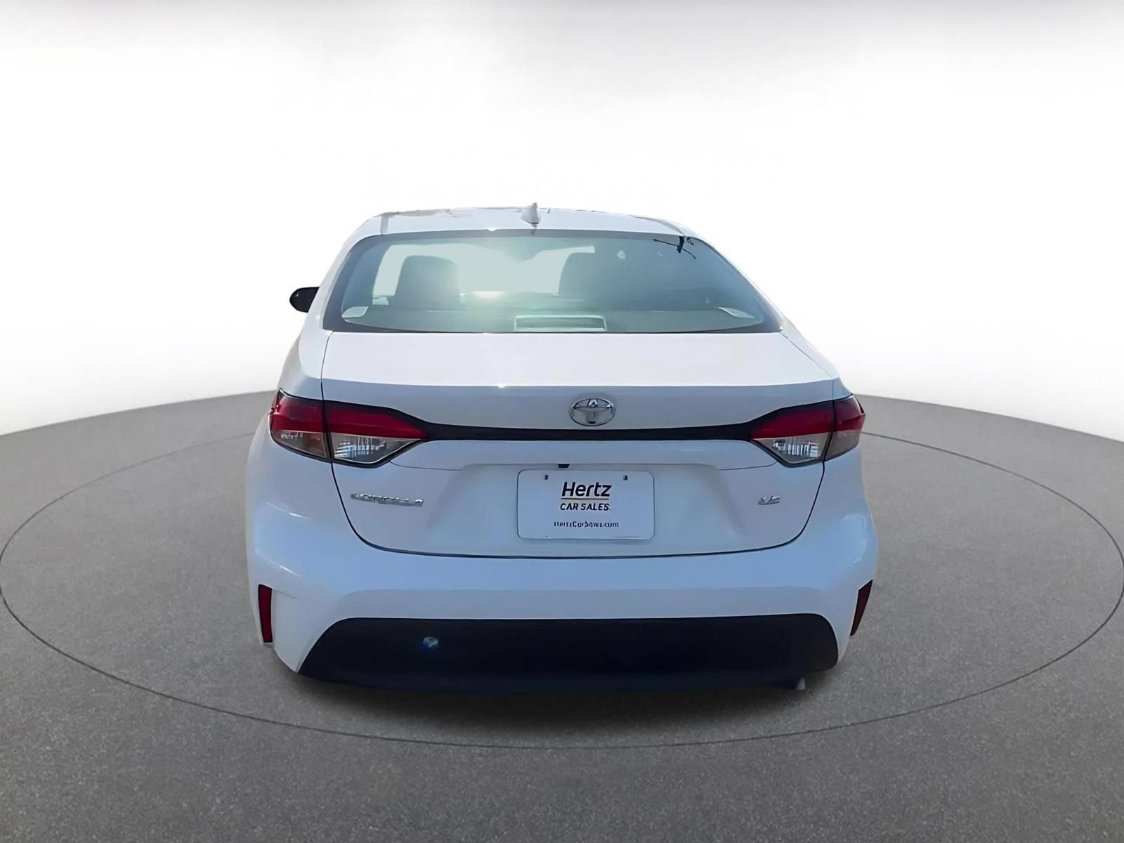 Used 2025 Toyota Corolla LE FWD image 12