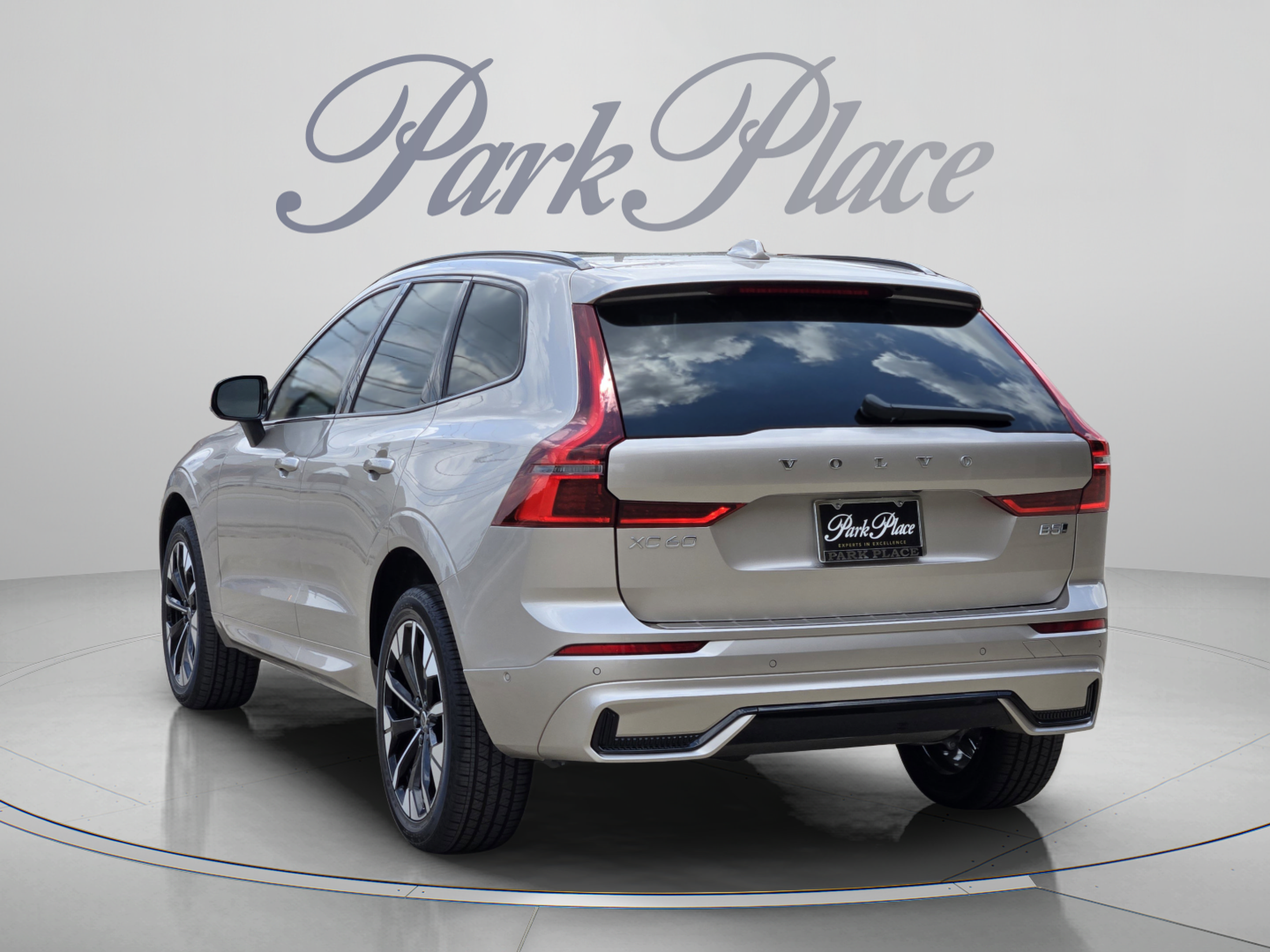 New 2026 Volvo XC60 B5 Plus w/ Protection Package Premier AWD/4WD image 3