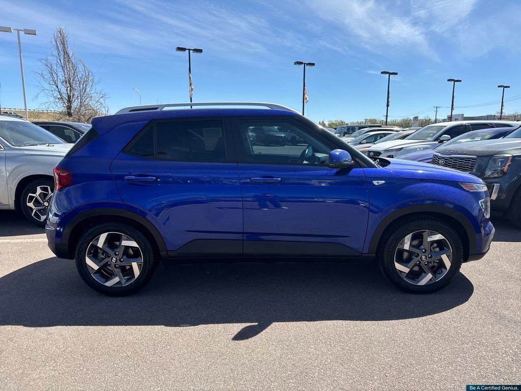 Certified 2023 Hyundai Venue SEL image 12