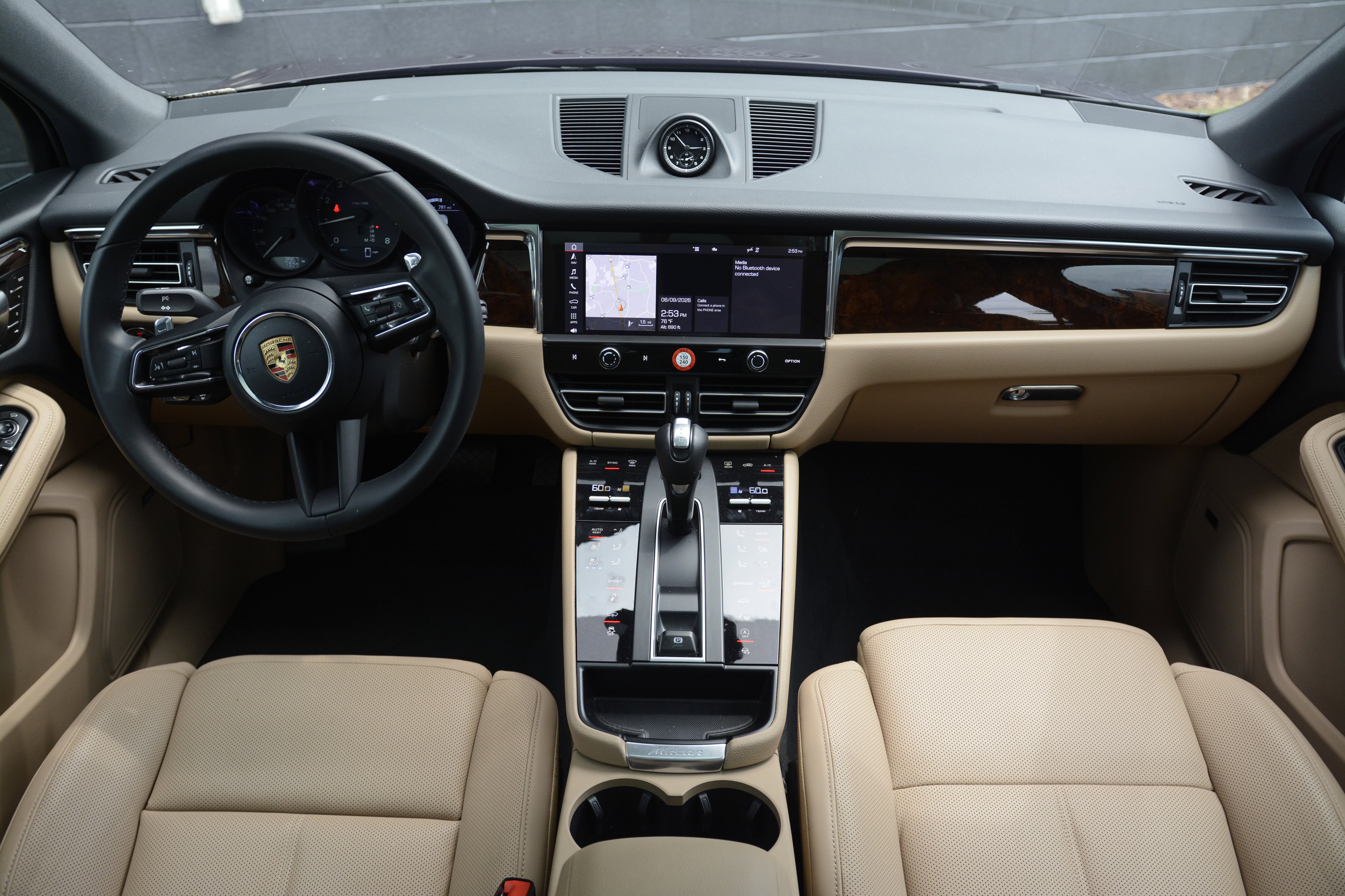 Certified 2026 Porsche Macan AWD/4WD image 12