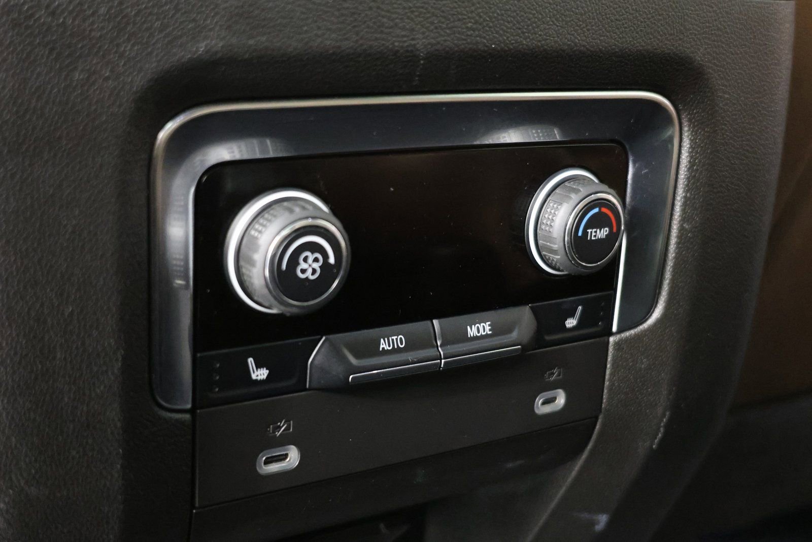 Used 2024 Chevrolet Tahoe High Country image 35