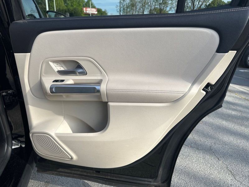 Used 2020 Mercedes-Benz GLB 250 image 13