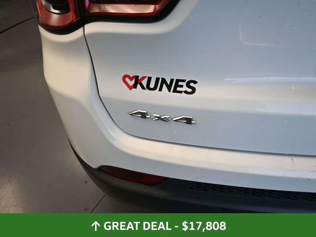 Used 2023 Jeep Compass Latitude image 21