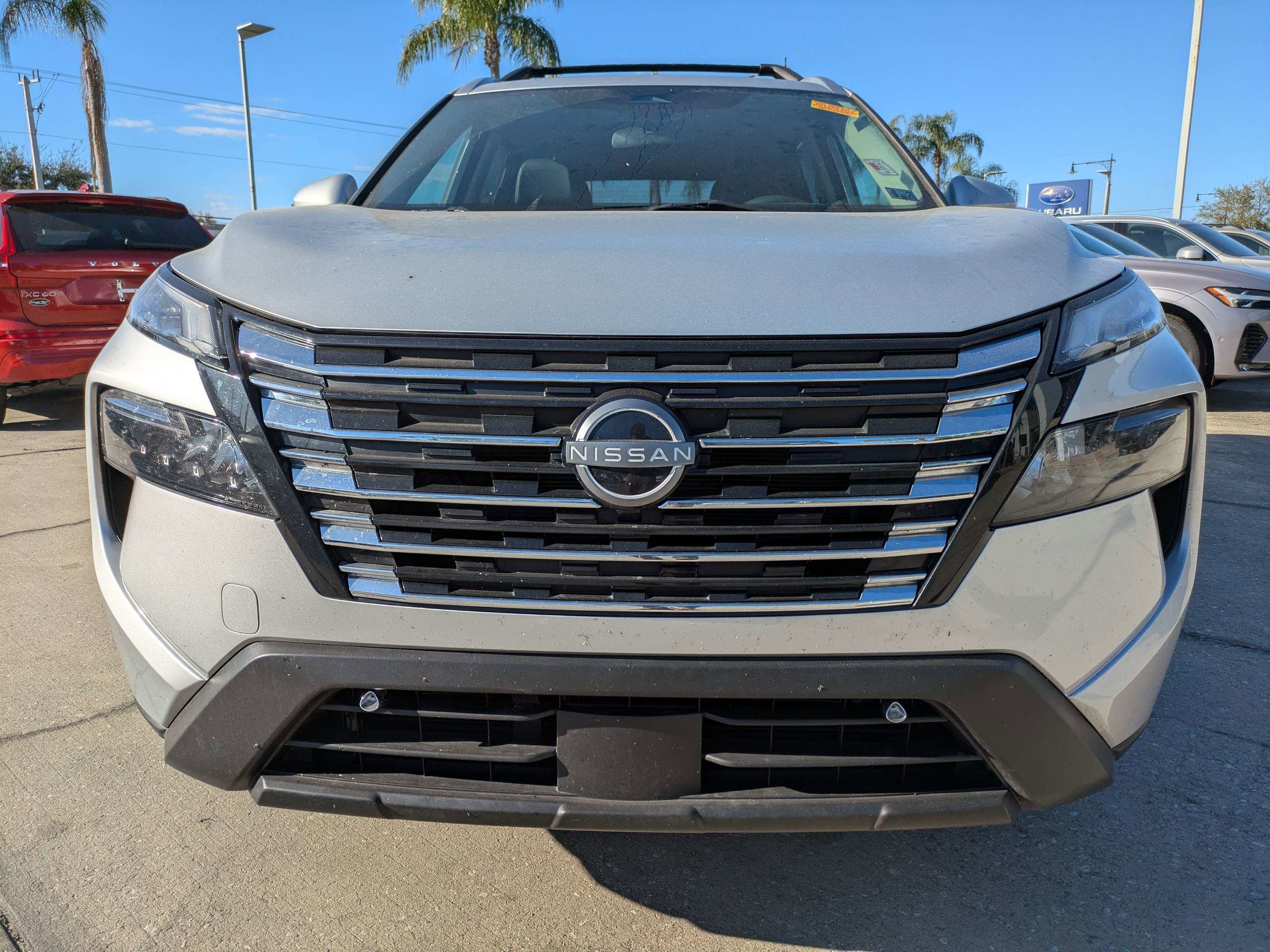 Used 2024 Nissan Rogue SV w/ SV Premium Package image 9