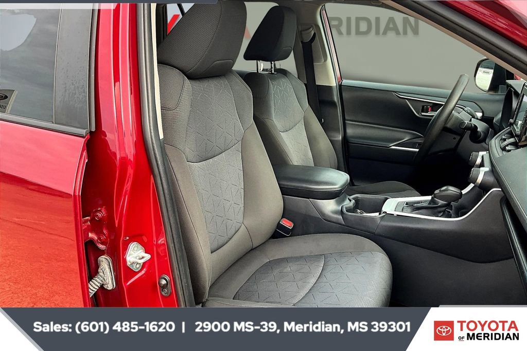 Used 2022 Toyota RAV4 XLE image 6