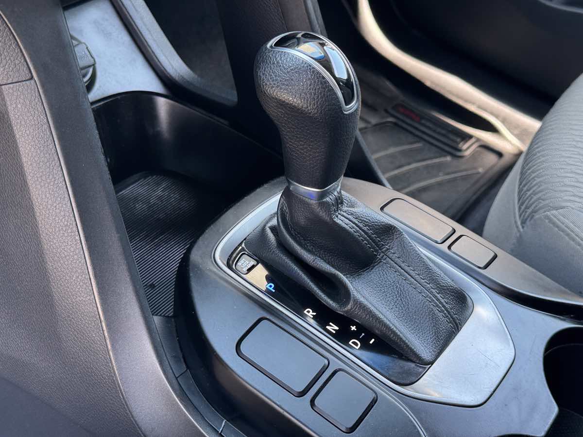 Used 2018 Hyundai Santa Fe Sport FWD image 26