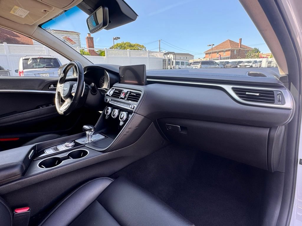 Used 2022 Genesis G70 2.0T AWD/4WD image 17