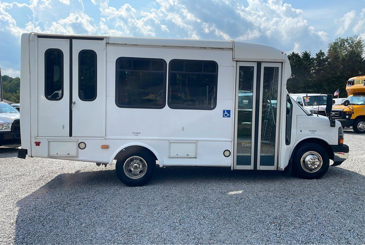 Used 2015 Chevrolet Express 3500 w/ Shuttle Bus Package RWD image 8