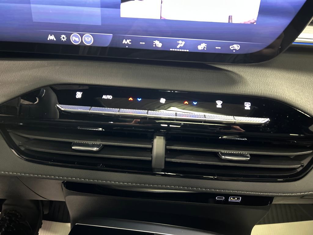 New 2026 Buick Enclave Preferred w/ Power Package AWD/4WD image 17
