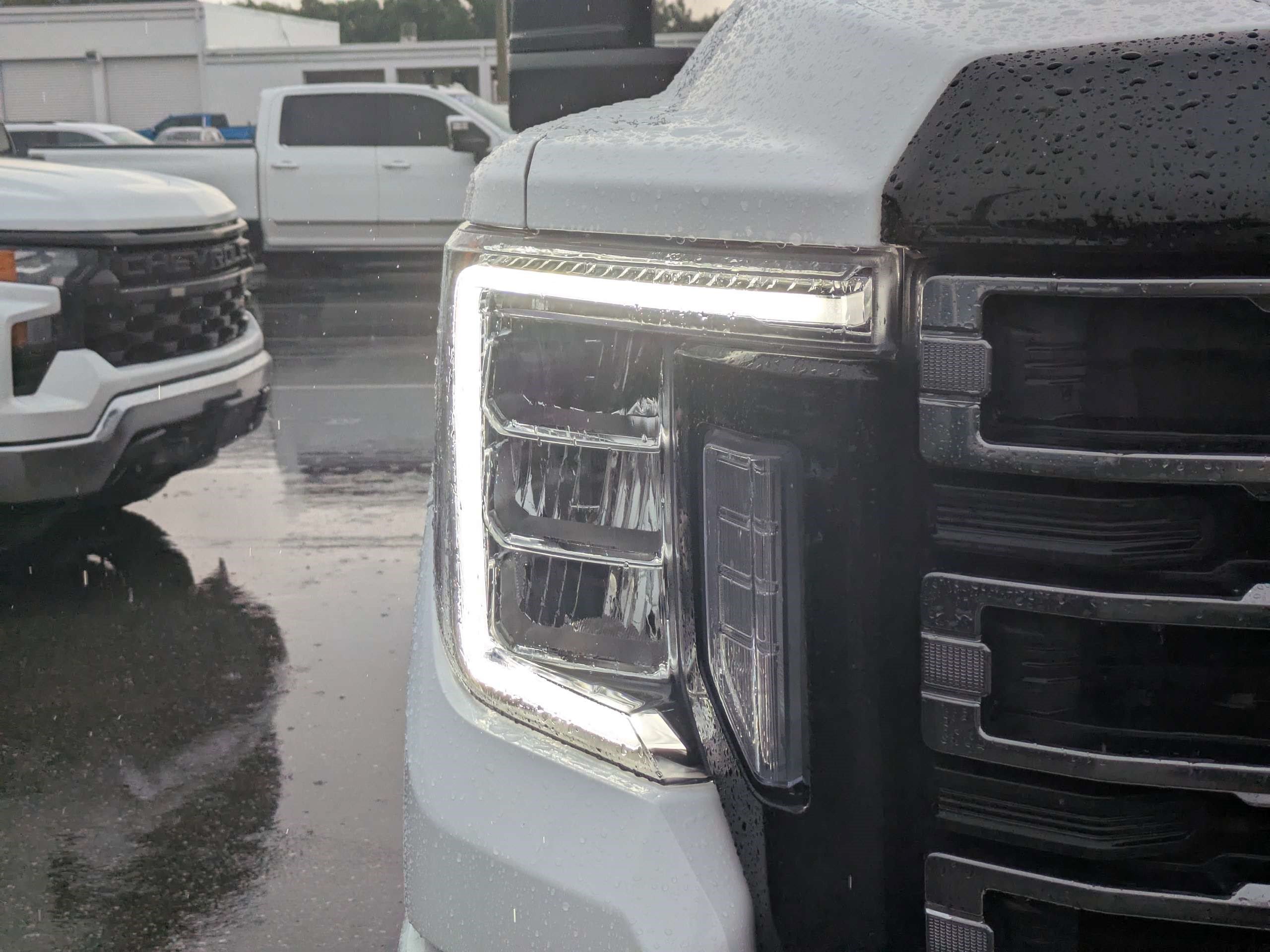 Used 2022 GMC Sierra 2500 AT4 w/ AT4 Premium Plus Package AWD/4WD image 9
