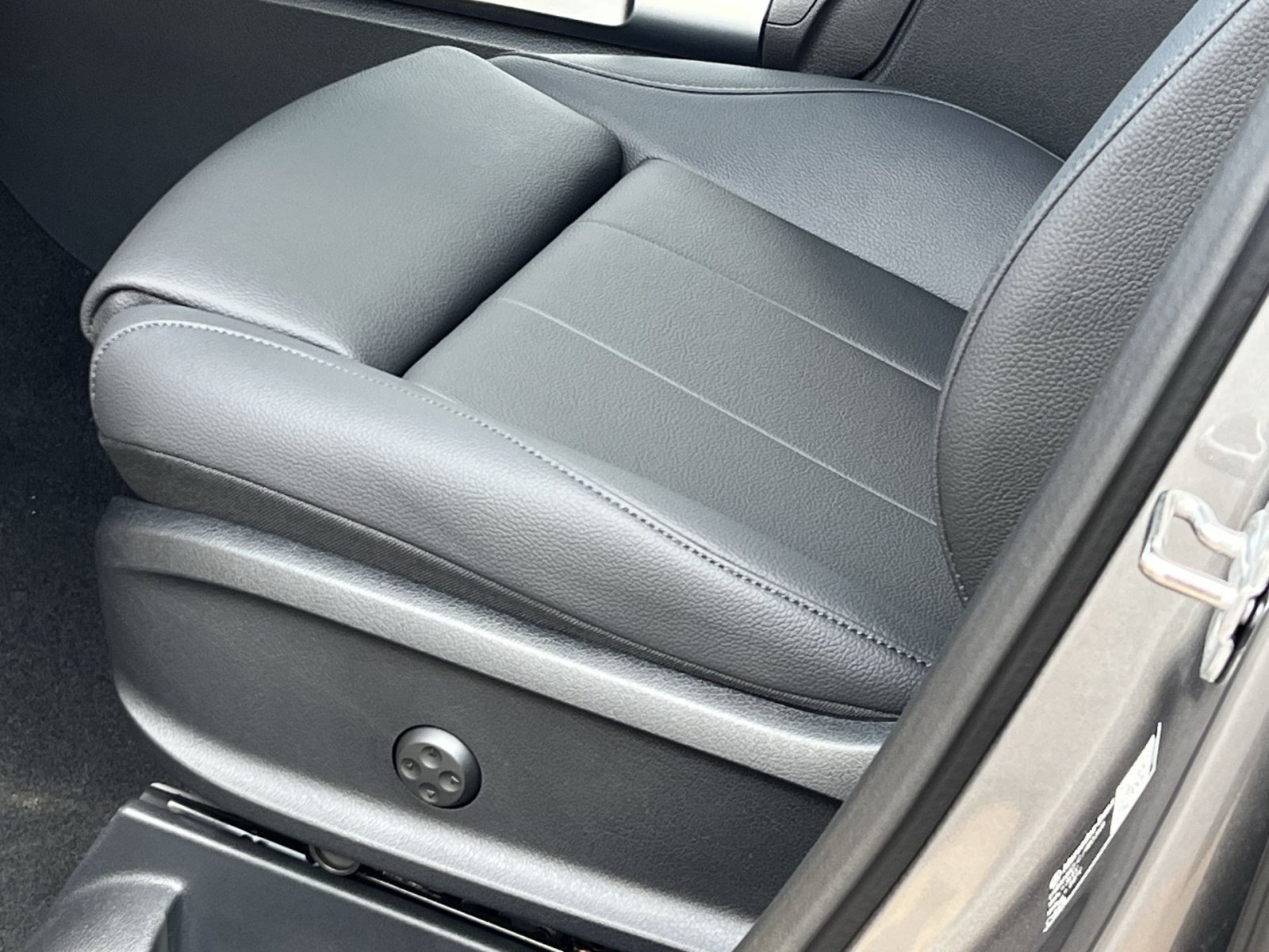 New 2026 Mercedes-Benz GLB 250 4MATIC image 19