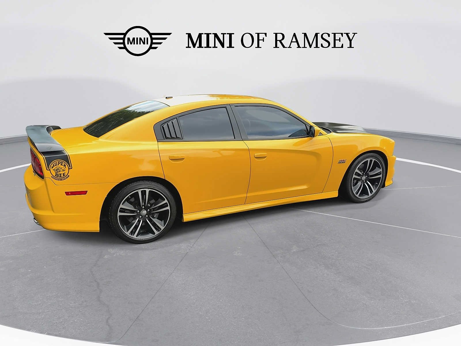 Used 2012 Dodge Charger SRT8 Super Bee w/ Driver Convenience Group II RWD image 9
