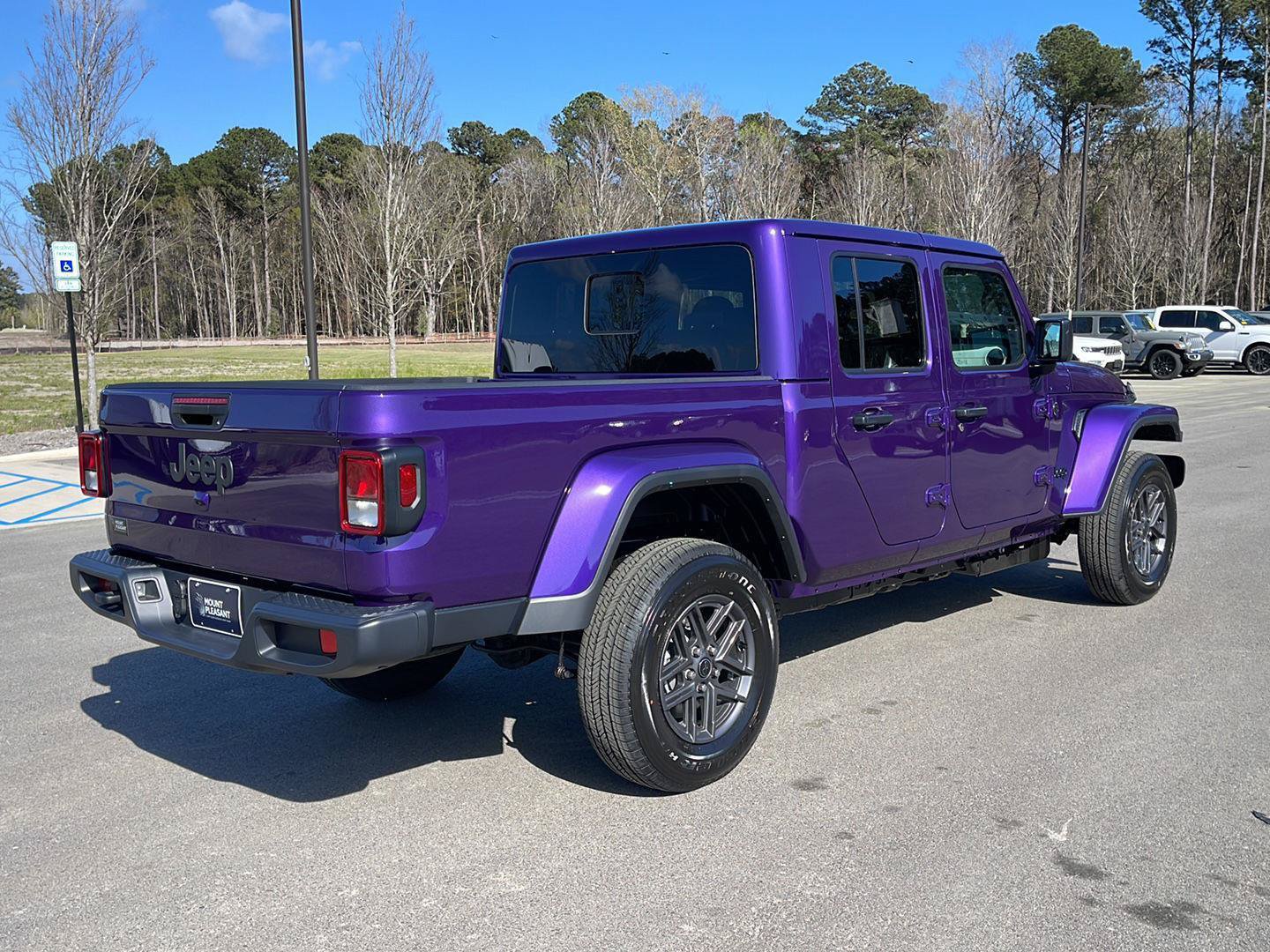 New 2026 Jeep Gladiator Sport AWD/4WD image 7