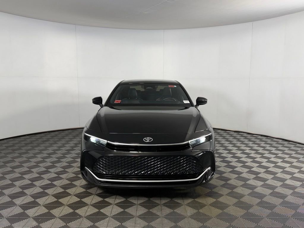 Used 2025 Toyota Crown XLE image 5