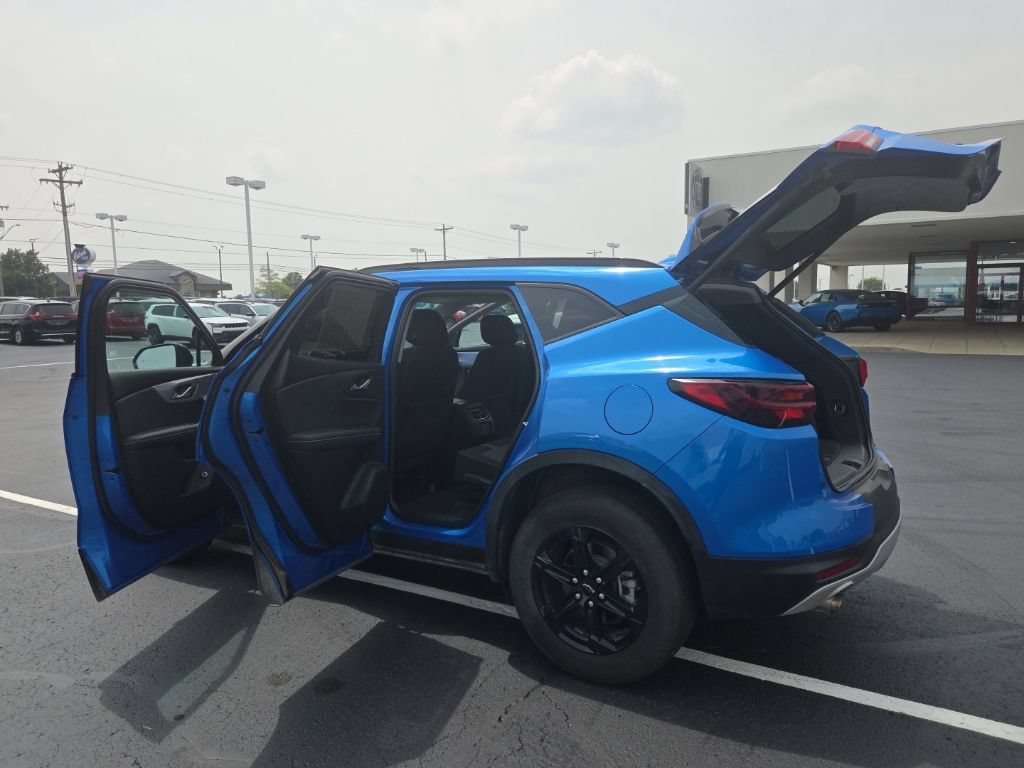 Used 2024 Chevrolet Blazer LT w/ Convenience Package FWD image 12