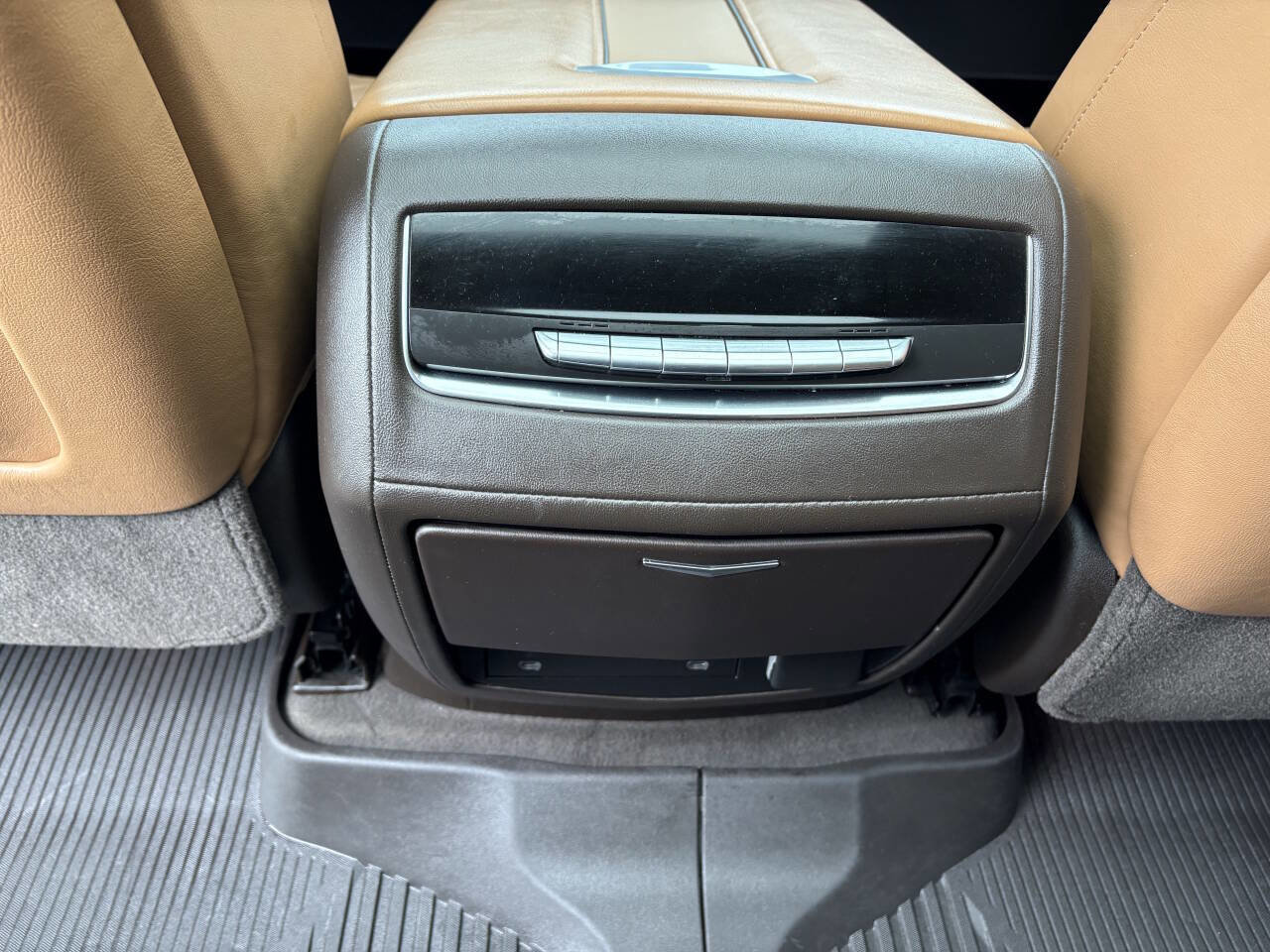 Used 2021 Cadillac Escalade ESV Premium Luxury image 41