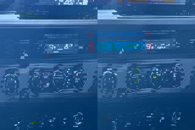 Used 2016 Toyota Tacoma TRD Off-Road w/ Premium & Technology Package image 22