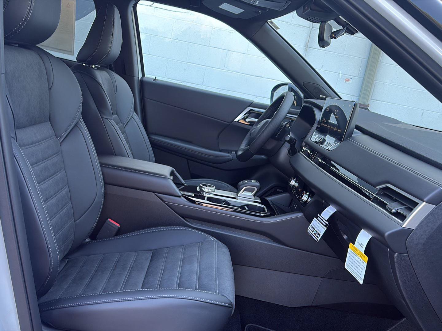 New 2026 Mitsubishi Outlander LE FWD image 17