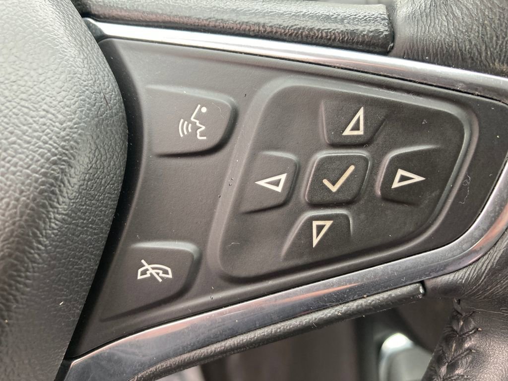 Used 2016 Chevrolet Malibu LT image 37