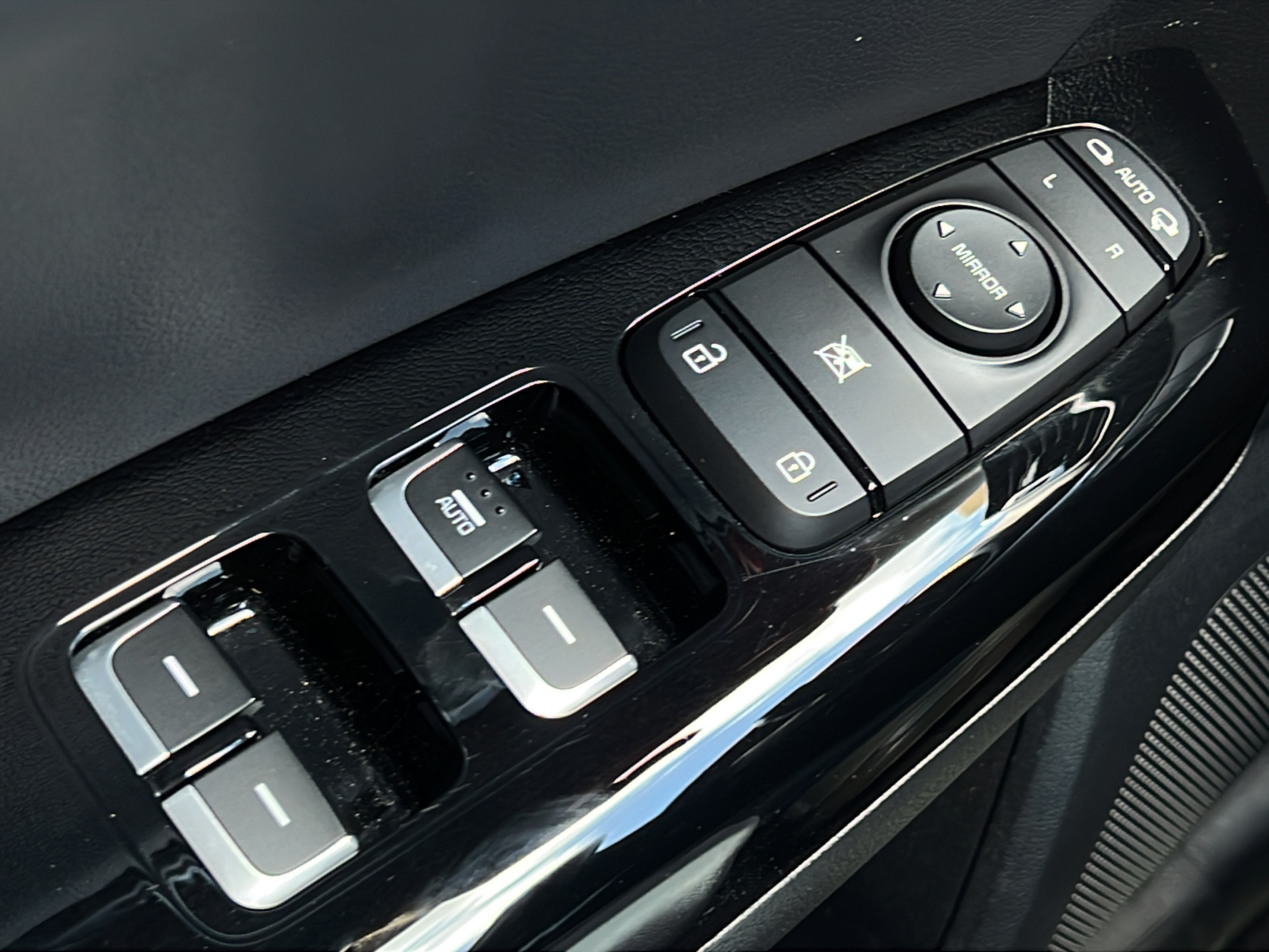 Certified 2022 Kia Sportage EX w/ EX Technology Package FWD image 27