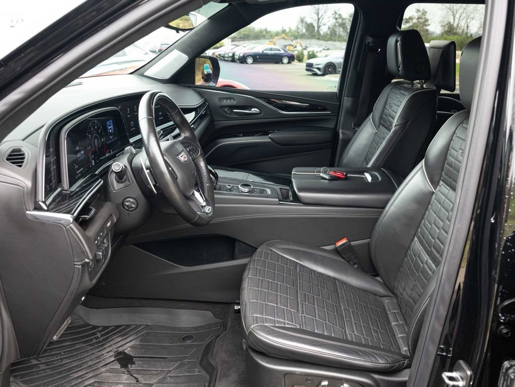 Used 2023 Cadillac Escalade ESV V image 23