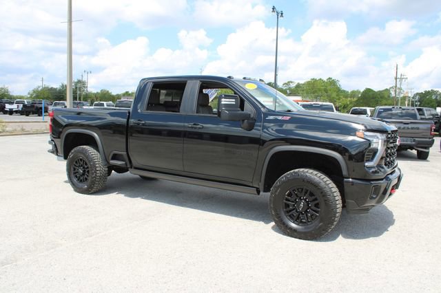Used 2024 Chevrolet Silverado 2500 ZR2 w/ Technology Package image 15