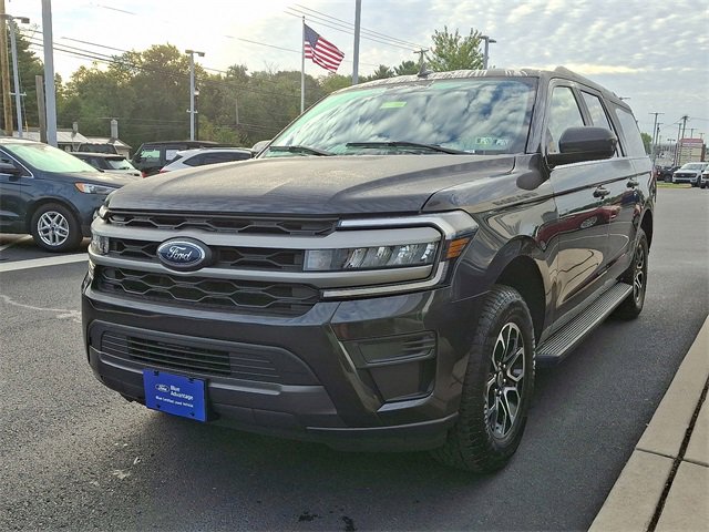 Certified 2024 Ford Expedition Max XLT image 4