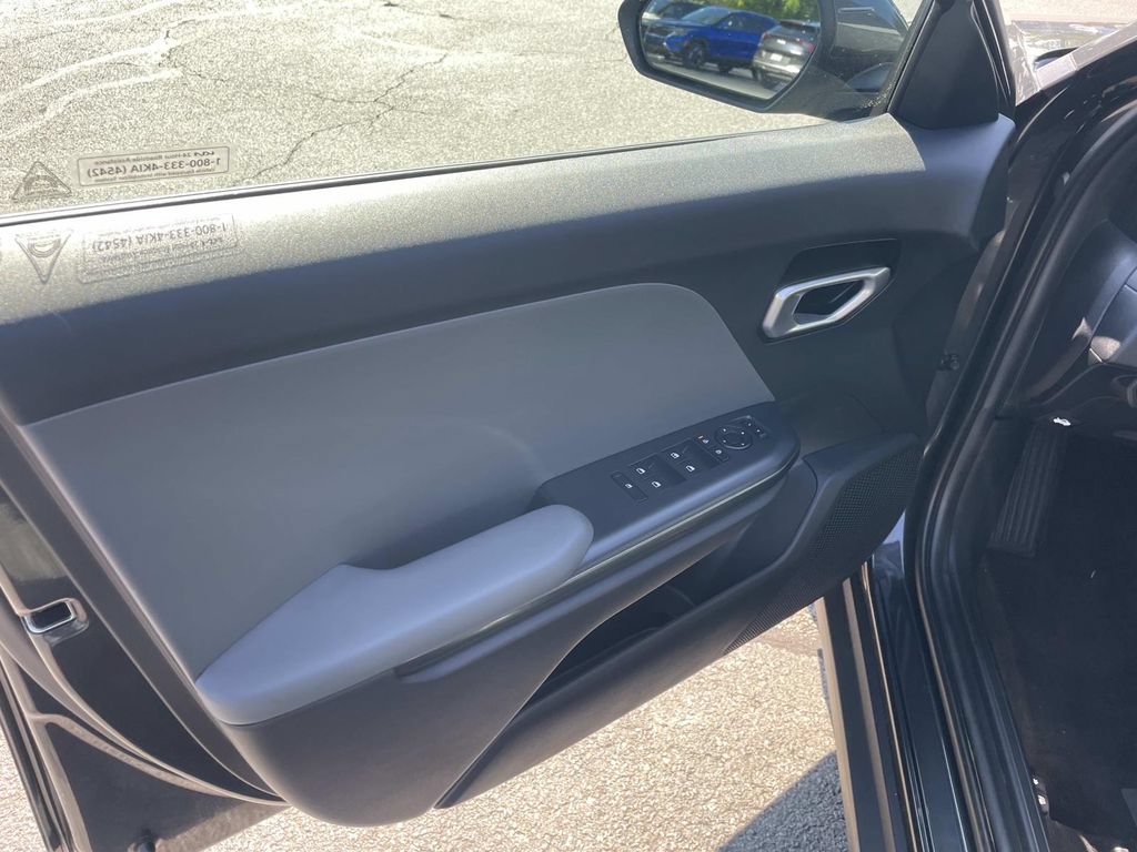 Used 2025 Kia K4 FWD image 16