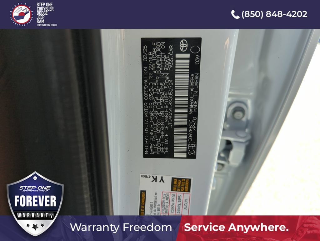 Used 2025 Toyota Prius LE FWD image 36