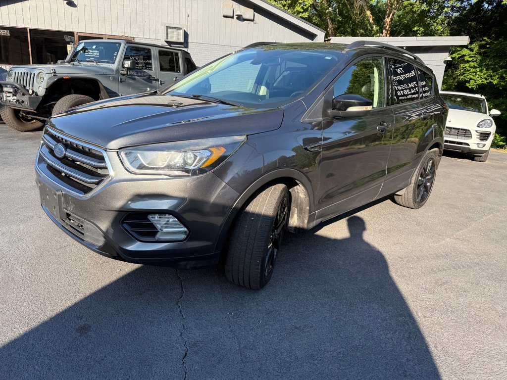 Used 2017 Ford Escape Titanium image 18