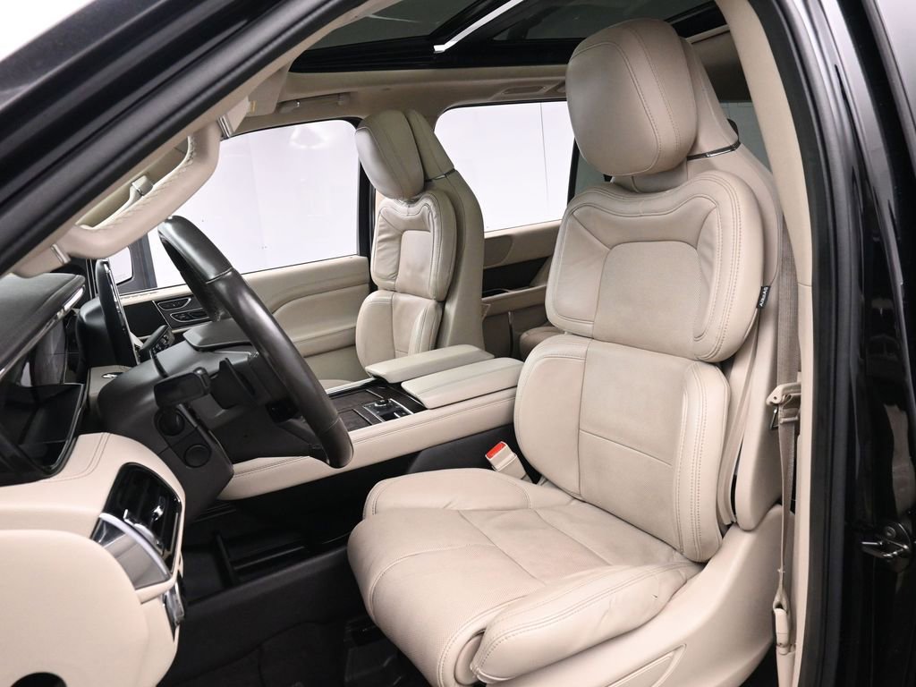 Used 2020 Lincoln Navigator Reserve w/ Cargo Convenience Package AWD/4WD image 15