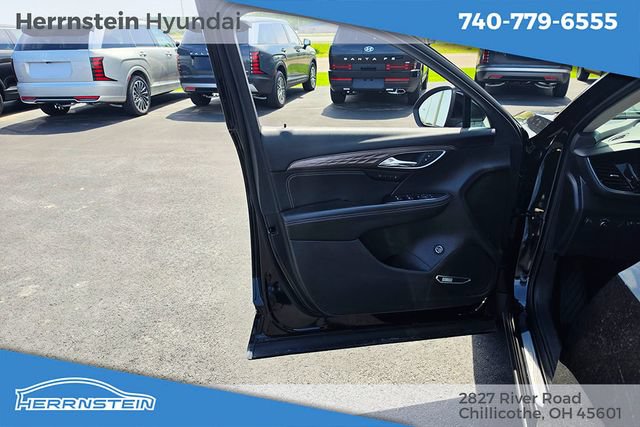 Used 2022 Buick Envision Avenir w/ Technology Package II AWD/4WD image 14