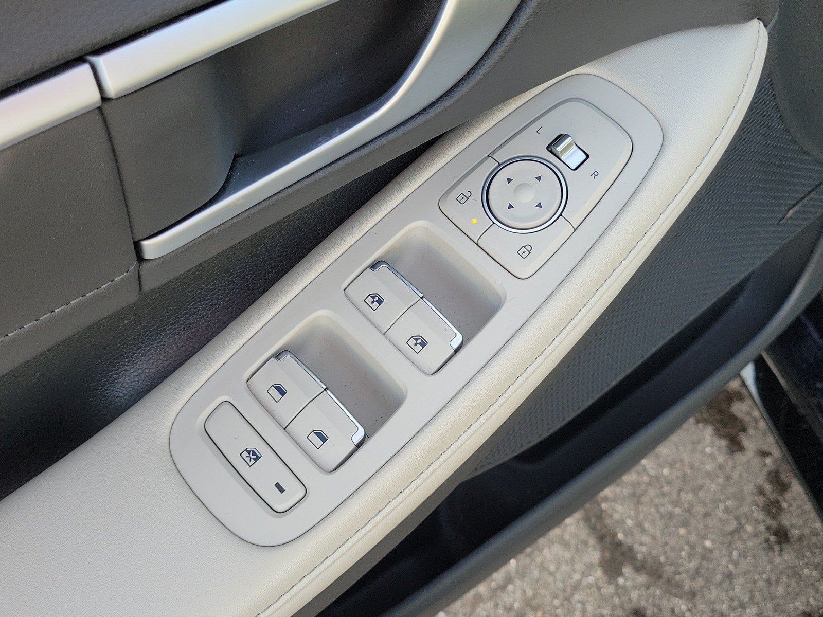 Used 2024 Hyundai Sonata Limited FWD image 14
