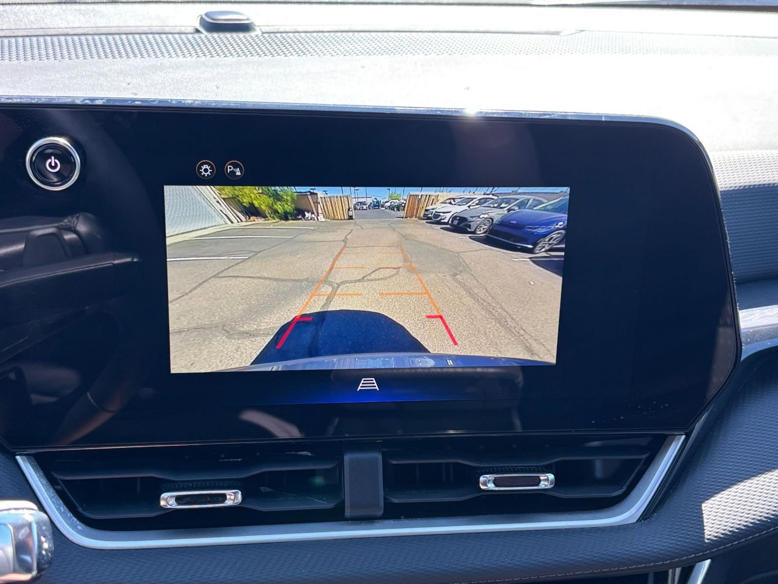 Used 2025 Chevrolet Equinox LT AWD/4WD image 23
