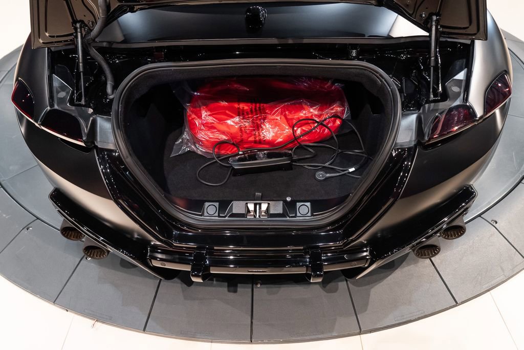 Used 2024 Ferrari Roma Spider RWD image 21