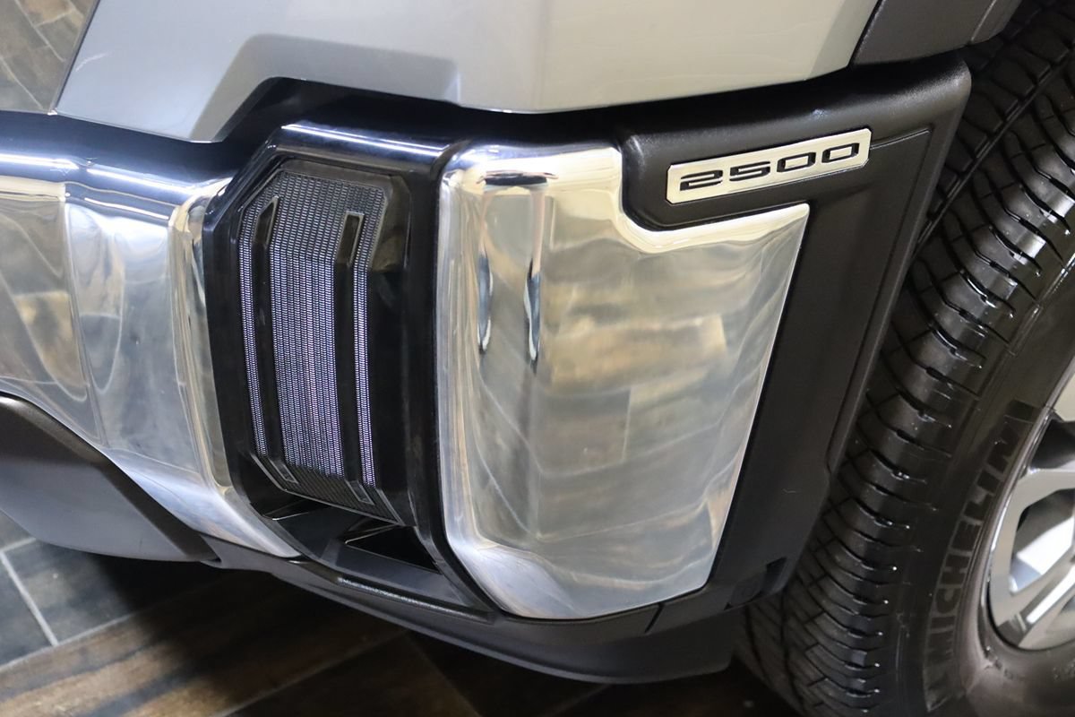 Used 2025 GMC Sierra 2500 SLT w/ SLT Convenience Package AWD/4WD image 16