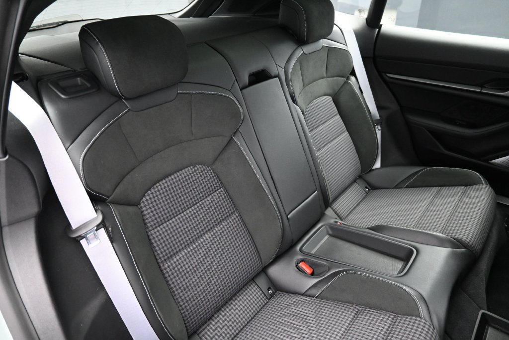 Certified 2025 Porsche Taycan 4S AWD/4WD image 27