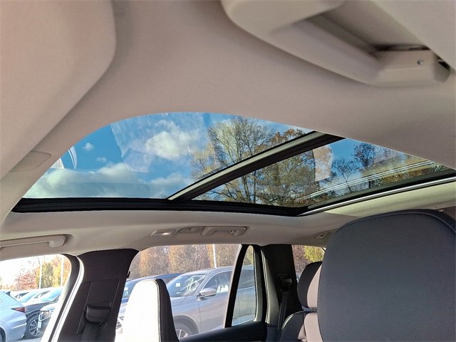Used 2025 Volvo XC90 B6 Plus image 13
