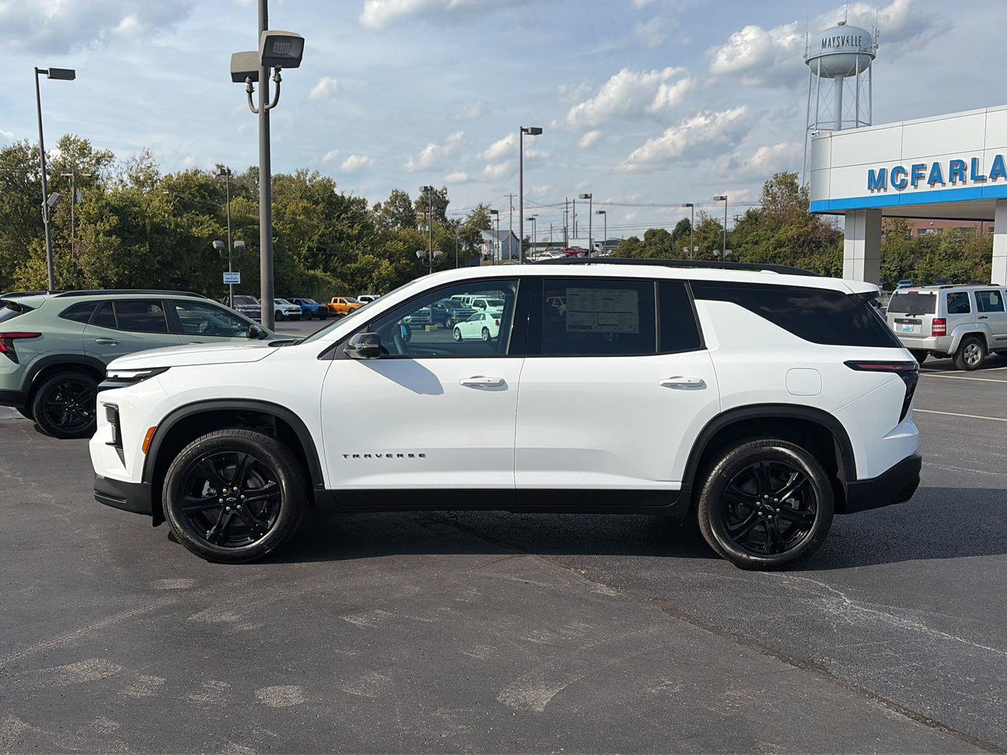 New 2027 Chevrolet Traverse LT w/ Midnight/Sport Edition AWD/4WD image 2