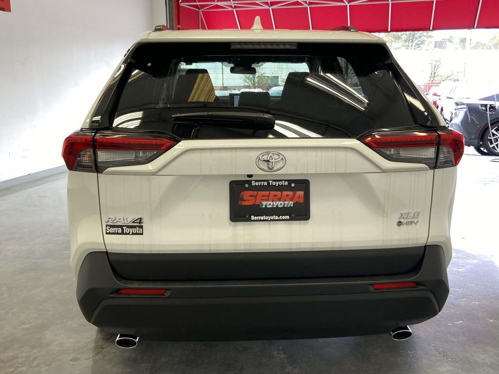 Used 2025 Toyota RAV4 XLE w/ Convenience Package AWD/4WD image 4
