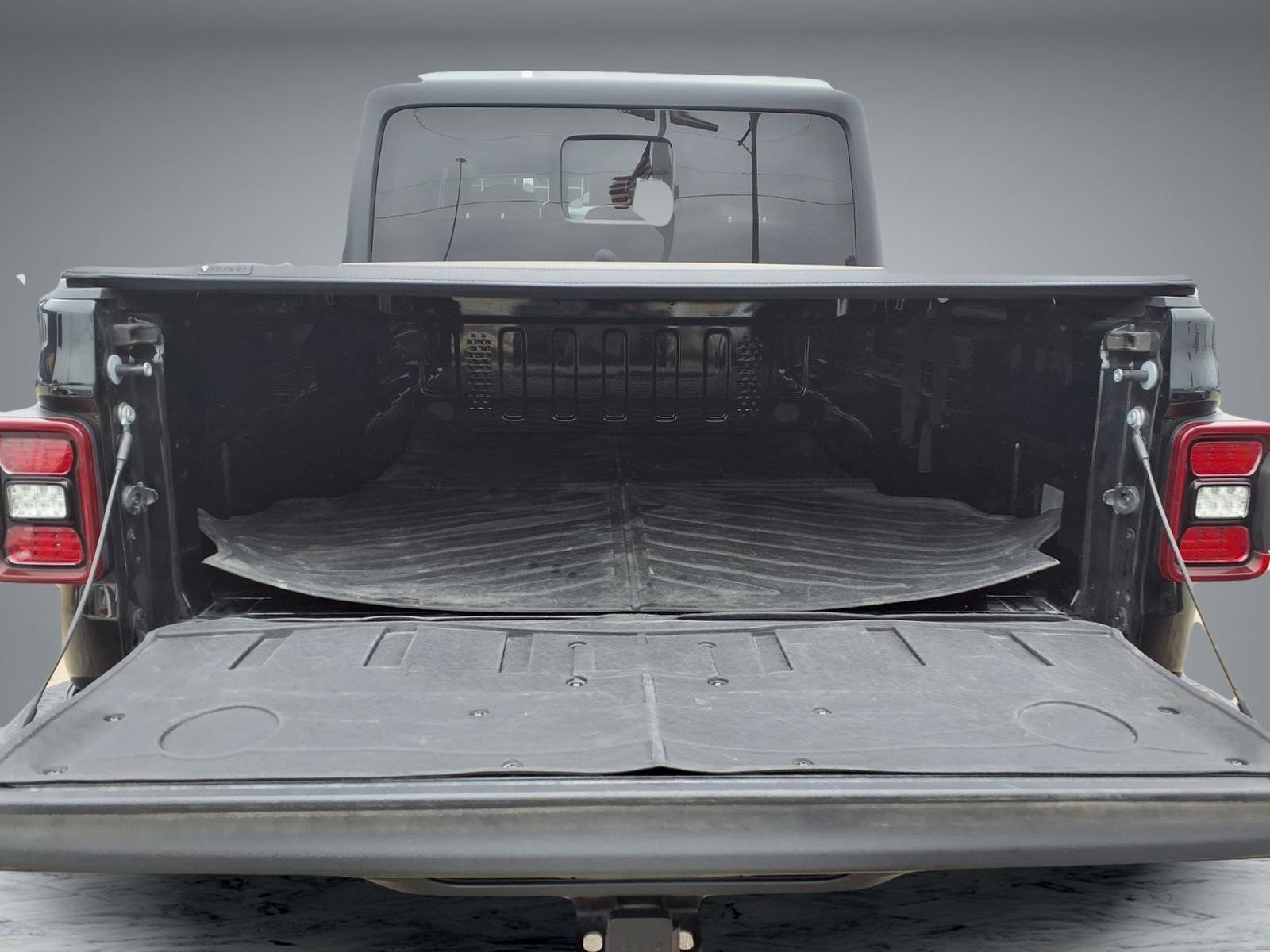 Used 2024 Jeep Gladiator Sport AWD/4WD image 13